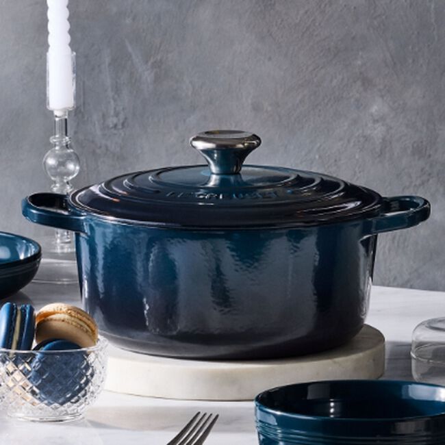 Cast Iron Signature Round CasseroleNuit image number 6